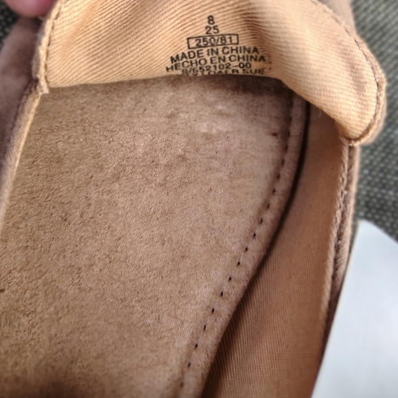 Old Navy Women's Tan Suede Flats - Picture 5 of 5